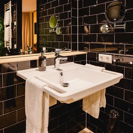 Rioca Hafeninsel Posto 8 4* Offenbach del Meno