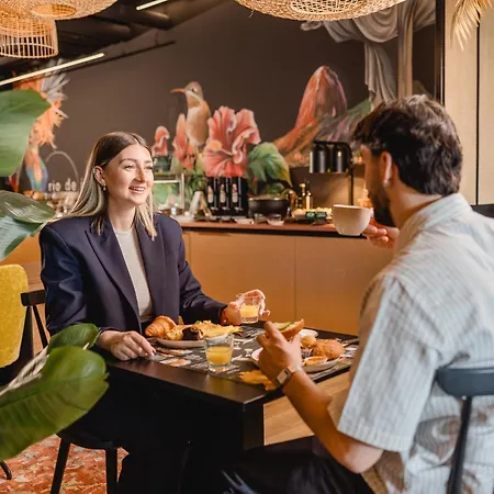 Rioca Hafeninsel Posto 8 Offenbach del Meno